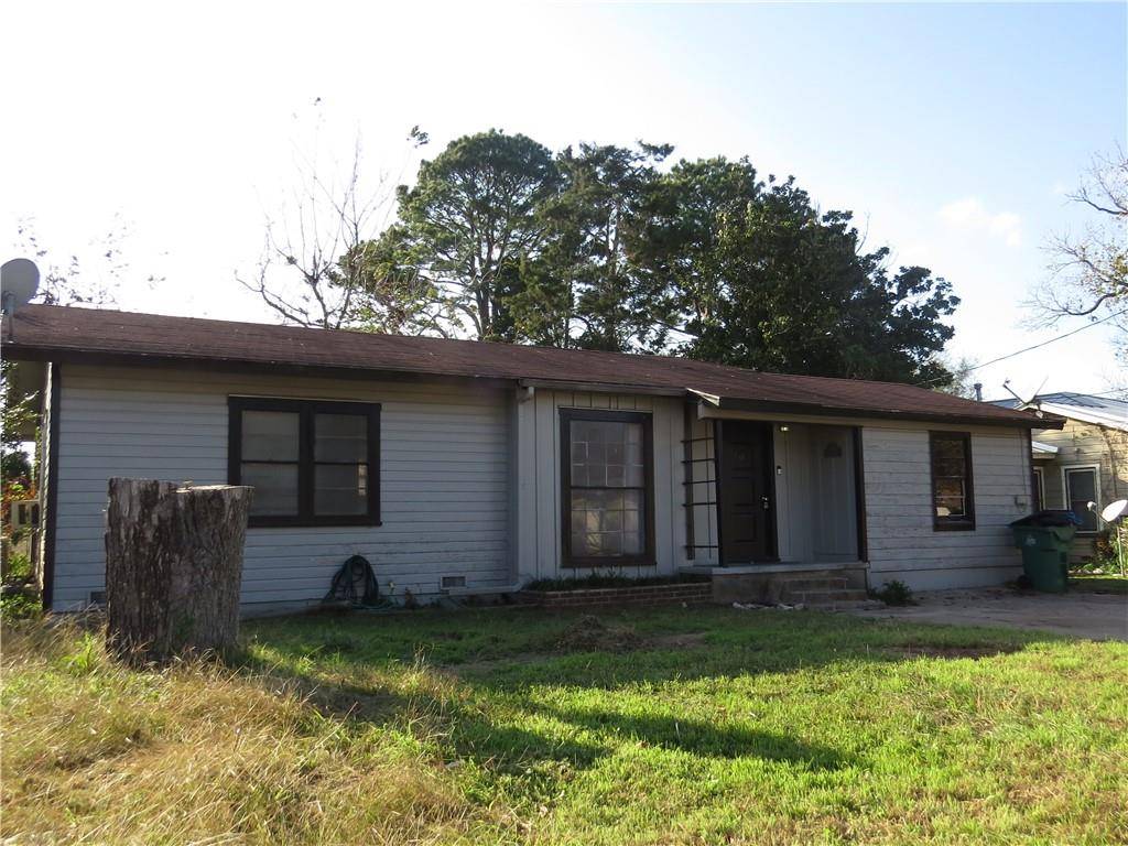 705 Dyer ST, Rockdale, TX 76567