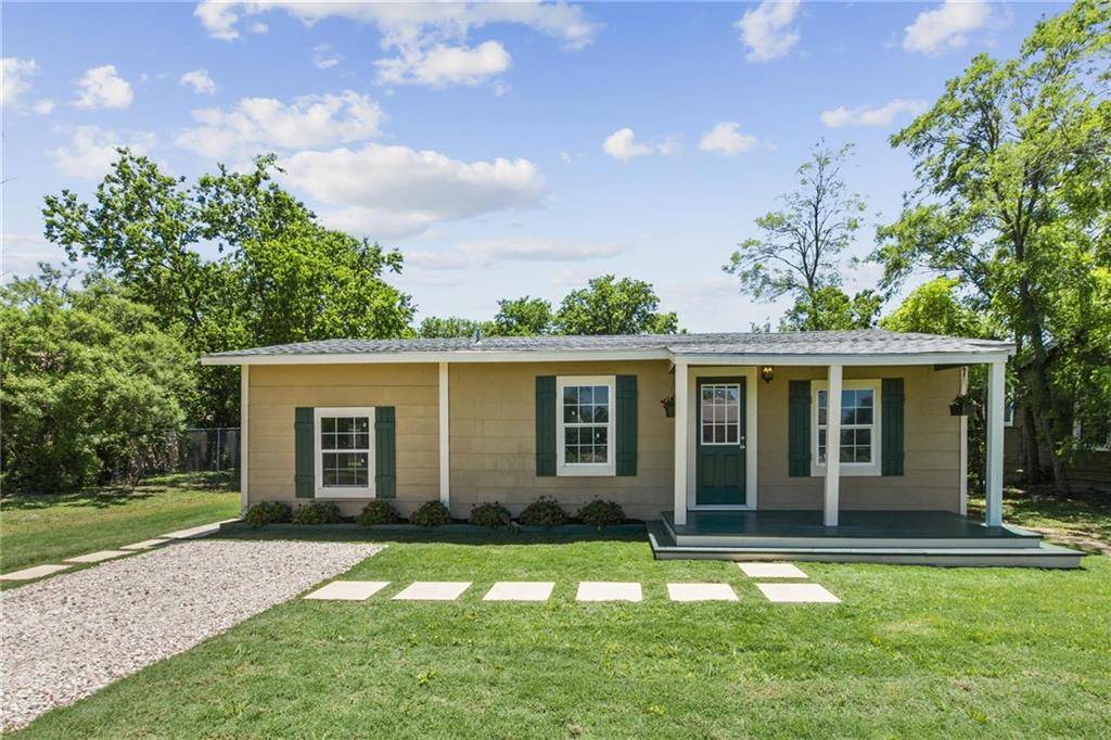 208 Browning ST, Manor, TX 78653