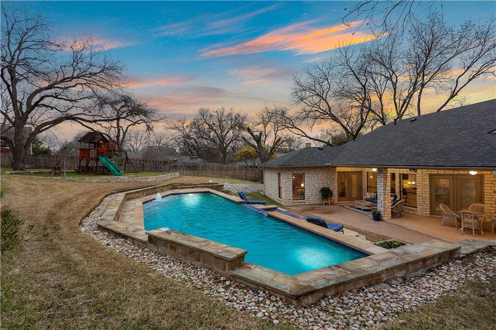 13 Hillway DR, Round Rock, TX 78664