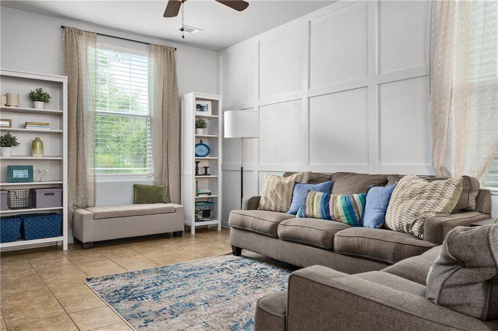 2077 Herzog, Kyle, TX 78640