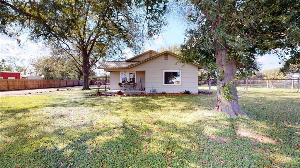 8609 N HWY 77 HWY, Lexington, TX 78947