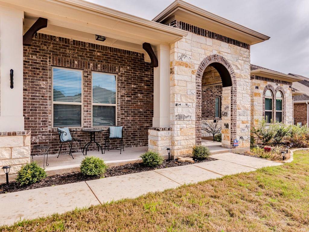 233 Arapaho DR, Kyle, TX 78640