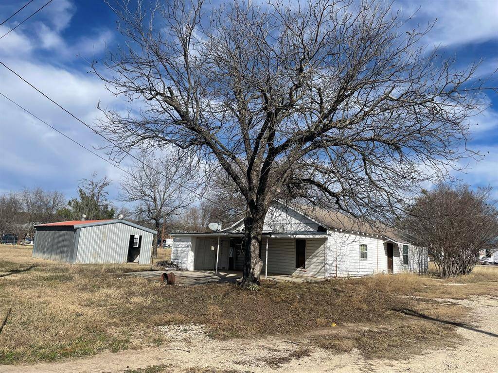 303 E Cedar ST, Lometa, TX 76853