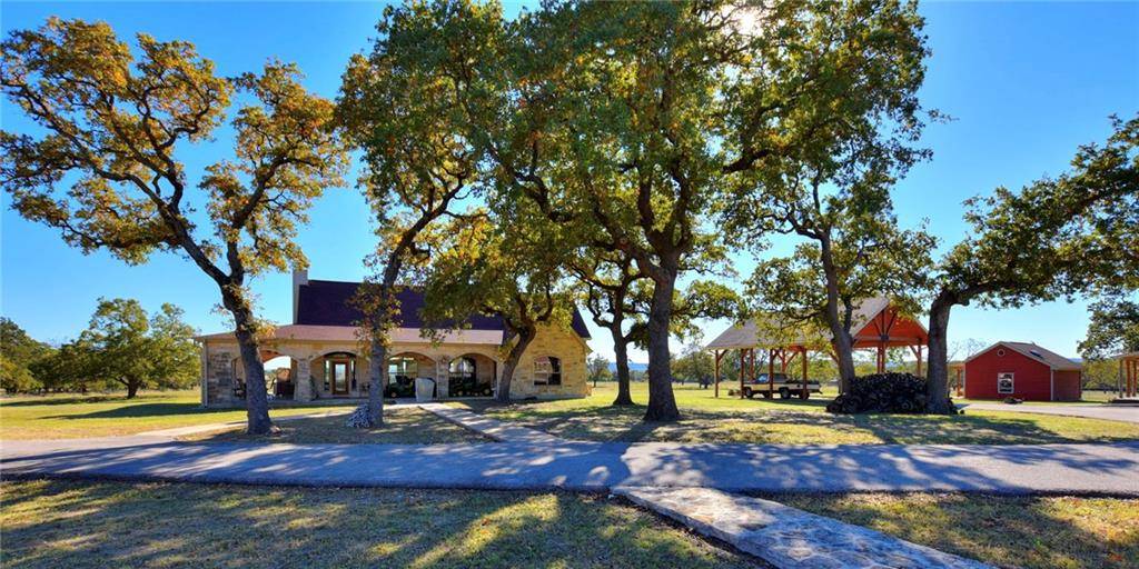 916 Middle Creek RD, Fredericksburg, TX 78624