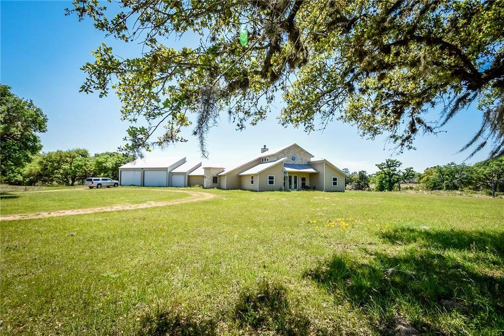 2100 CR 122, Out Of State, TX 77964