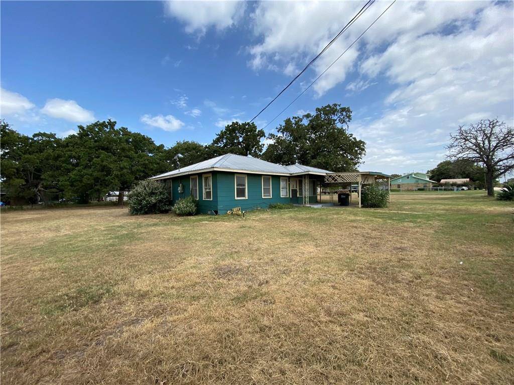 1103 N Ellis ST, Giddings, TX 78942
