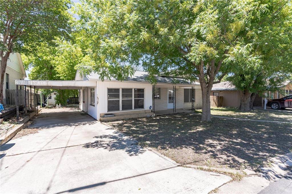1304 Ridge DR, Kerrville, TX 78028