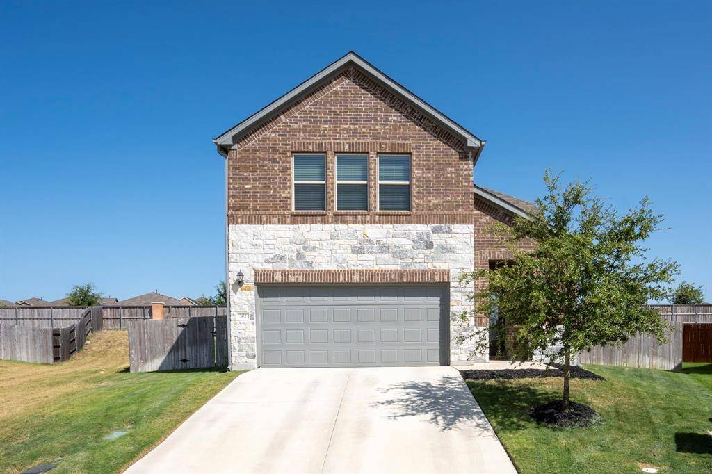302 Thornless CIR, Buda, TX 78610