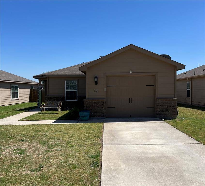 301 Johnston LN, Jarrell, TX 76537