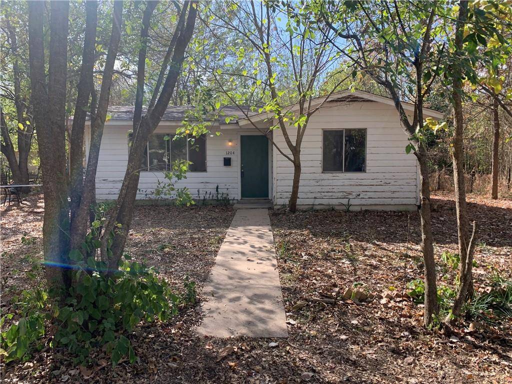 1204 Catalpa ST, Bastrop, TX 78602