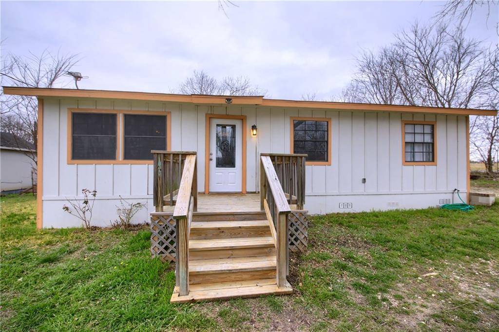 405 Old Thorndale RD, Taylor, TX 76574