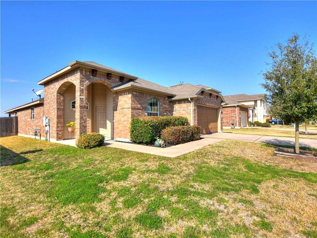 1515 Reagan Wells DR, Hutto, TX 78634