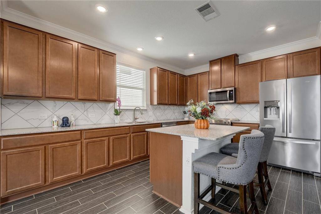 905 Screech Owl DR, Pflugerville, TX 78660