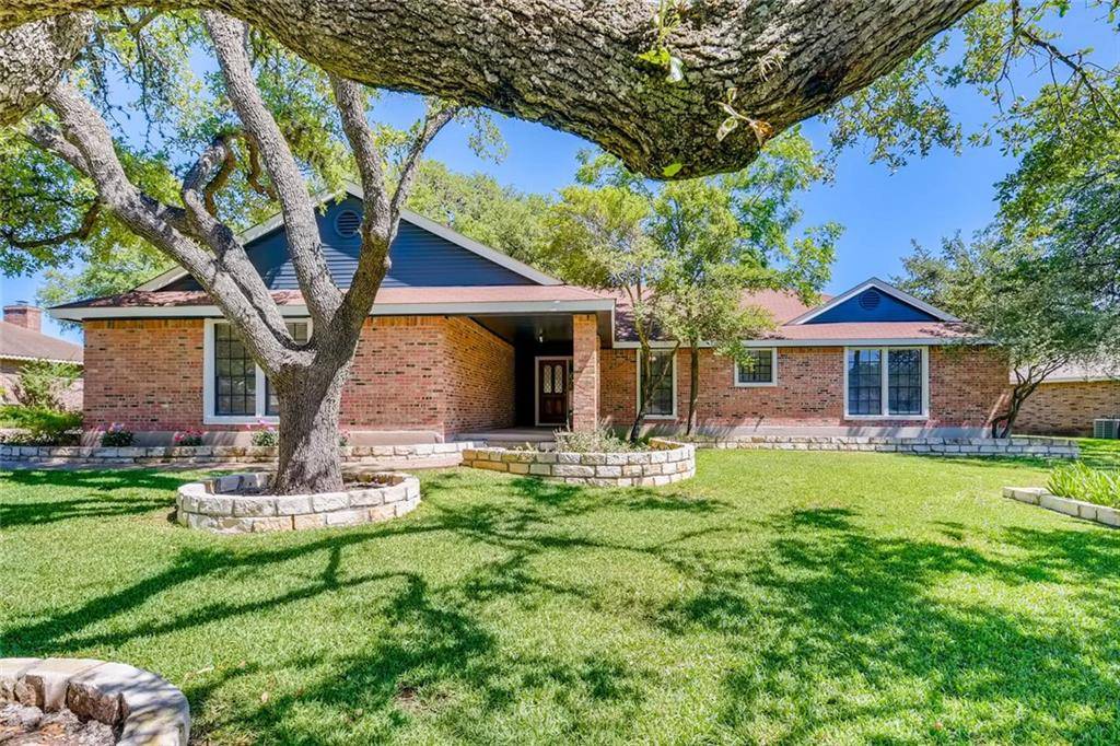 801 Pine Siskin DR, Buda, TX 78610