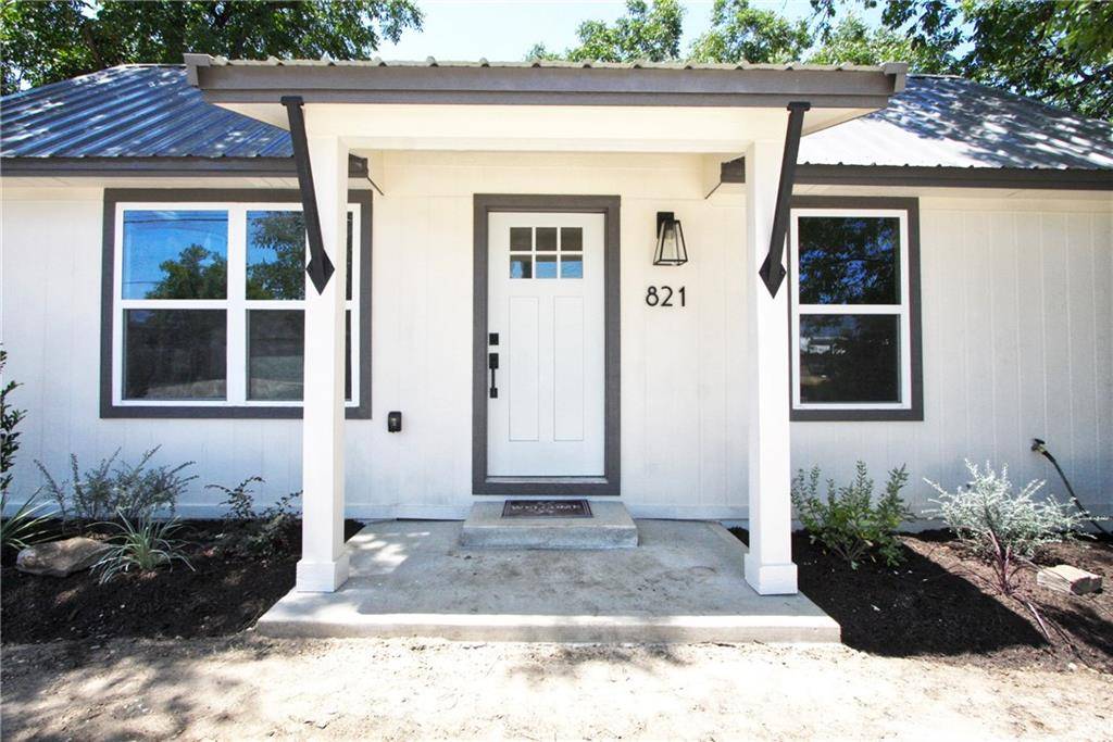 821 Hale ST, Lexington, TX 78947