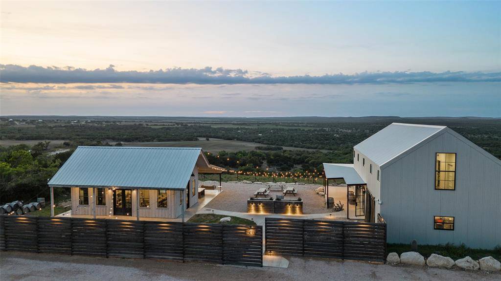 330 Minor Threat LN, Fredericksburg, TX 78624