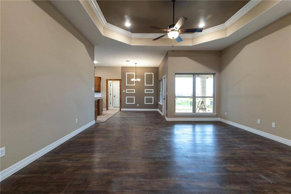 201 Don DR, Jarrell, TX 76537