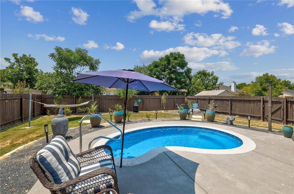 206 Watergate WAY, Hutto, TX 78634