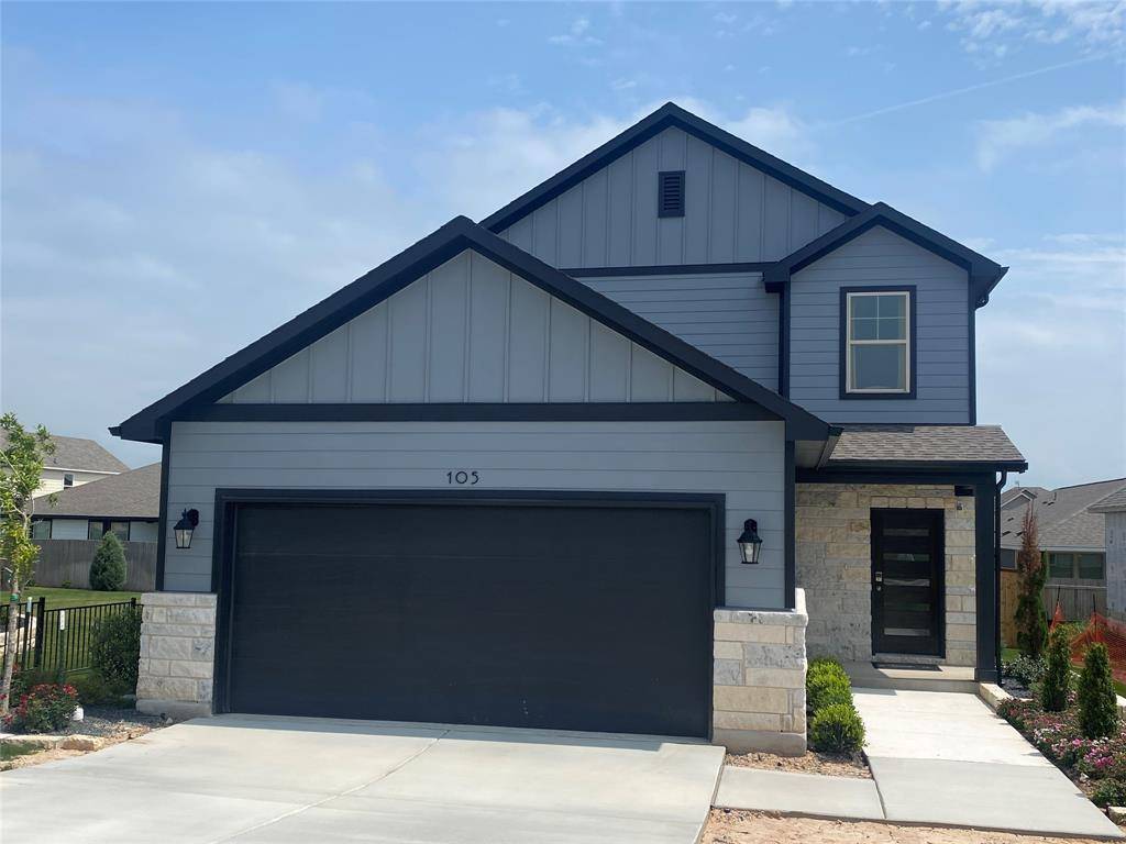 105 Outlaw DR, Jarrell, TX 76537