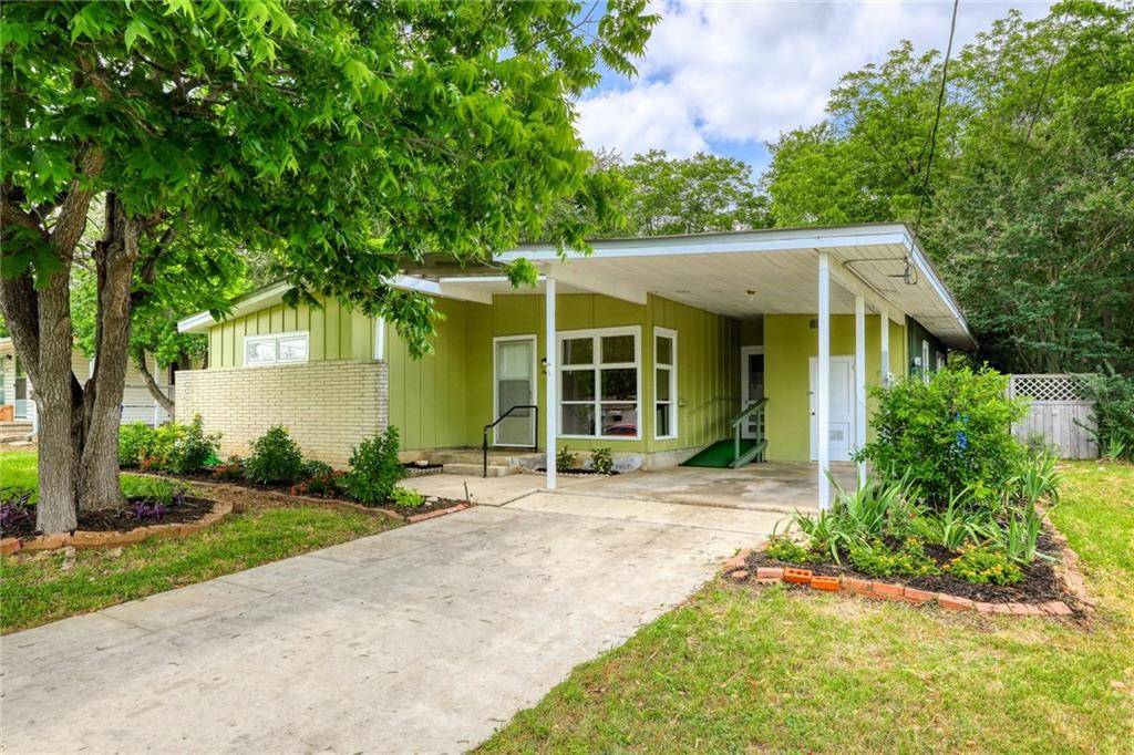 1817 Davis ST, Taylor, TX 76574