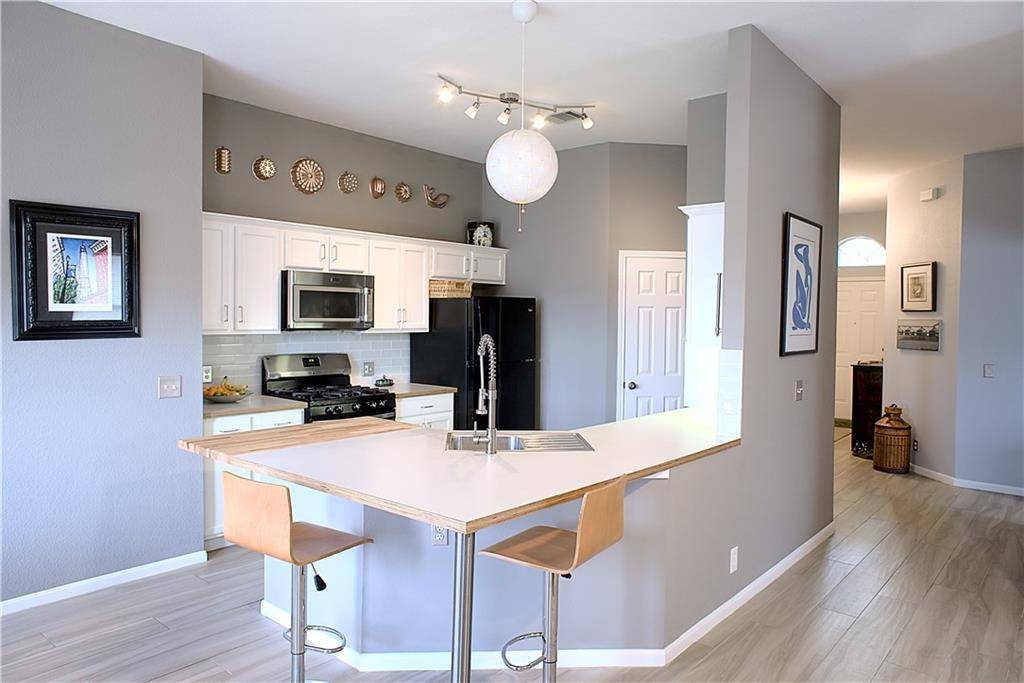 117 Dana DR, Hutto, TX 78634