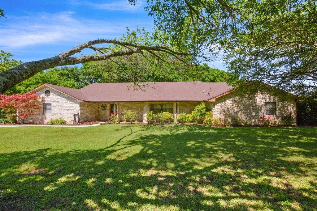 1502 S US Highway 77, Rockdale, TX 76567