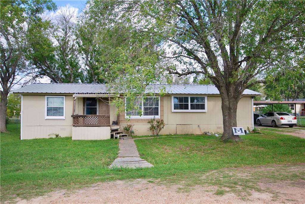 105 Park LN, Moulton, TX 77975