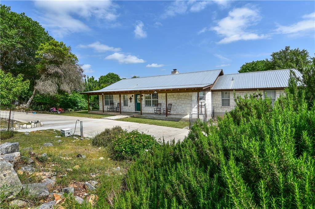 110 Blaschke RD, Out Of State, TX 78013