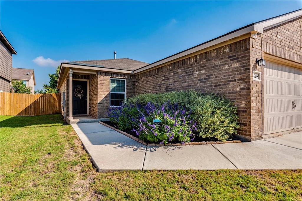 1608 Amy DR, Kyle, TX 78640