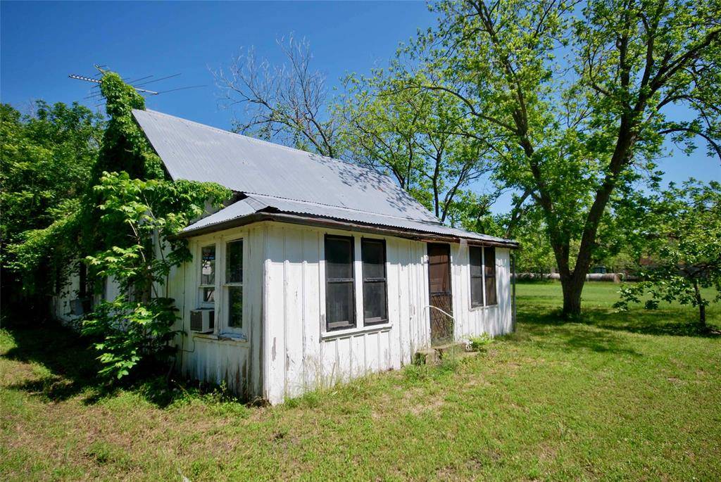 711 S Pecan ST, Moulton, TX 77975