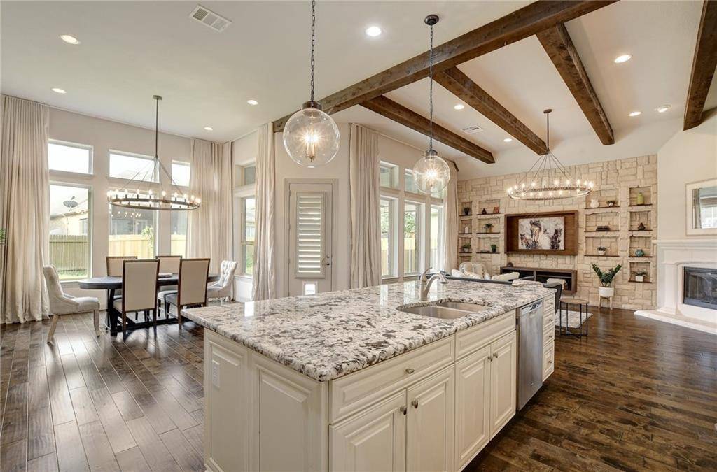 596 Oyster CRK, Buda, TX 78610