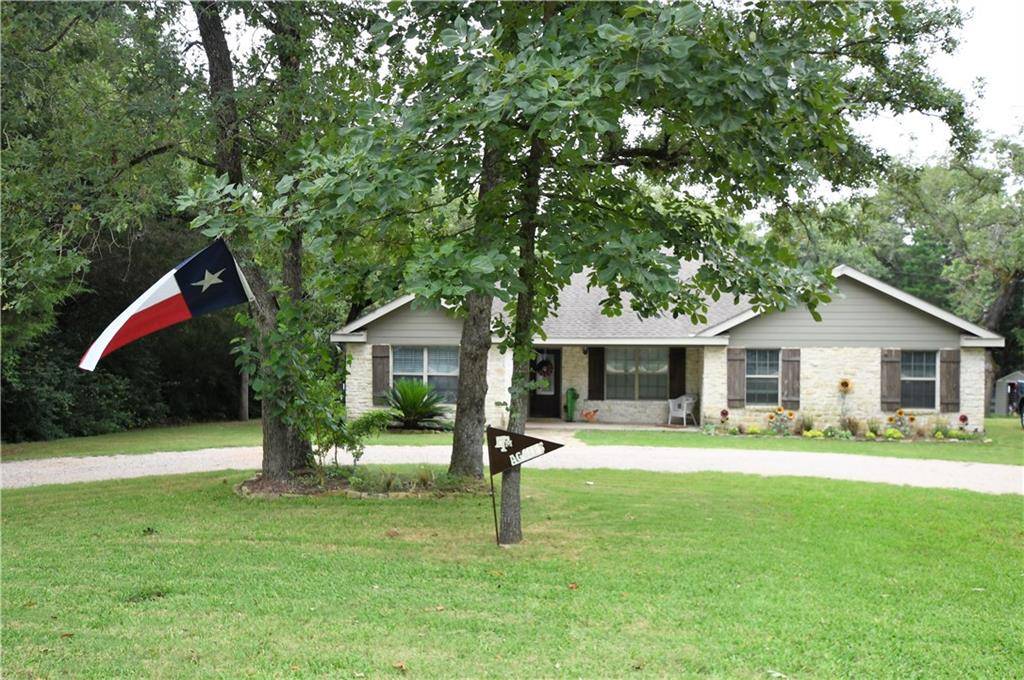 1095 Phillips ST, Lexington, TX 78947