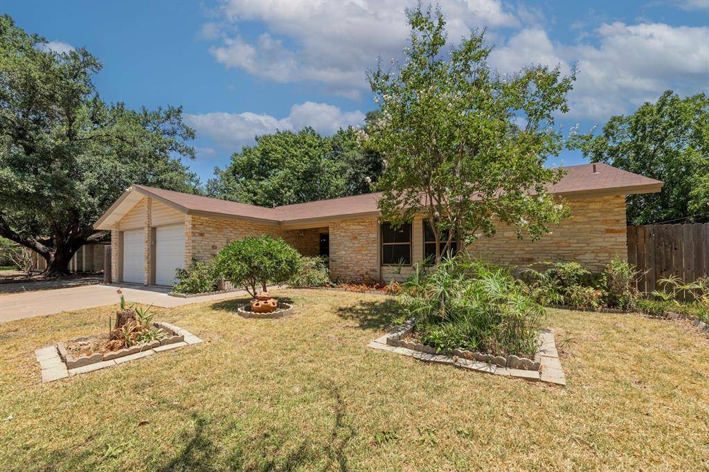 2904 Davis ST, Taylor, TX 76574