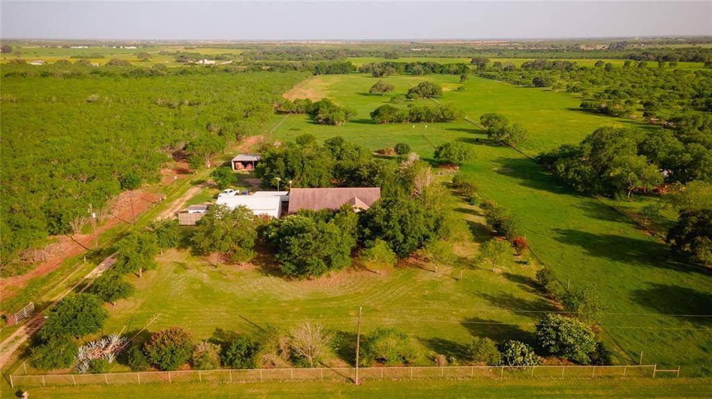 356 SE County Road 416, Stockdale, TX 78160