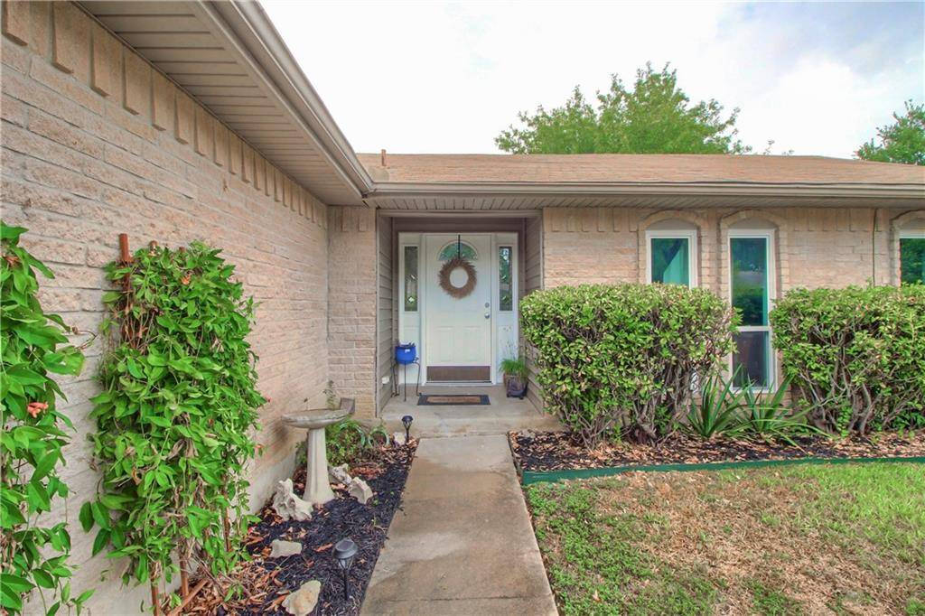 906 Ridgeline DR, Round Rock, TX 78664