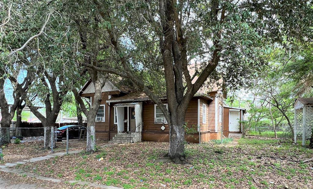 707 N Central Ave, Cameron, TX 76520