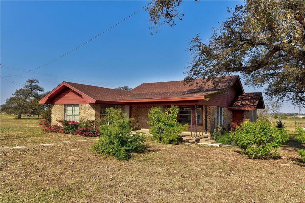 1467 County Road 405, Lexington, TX 78947