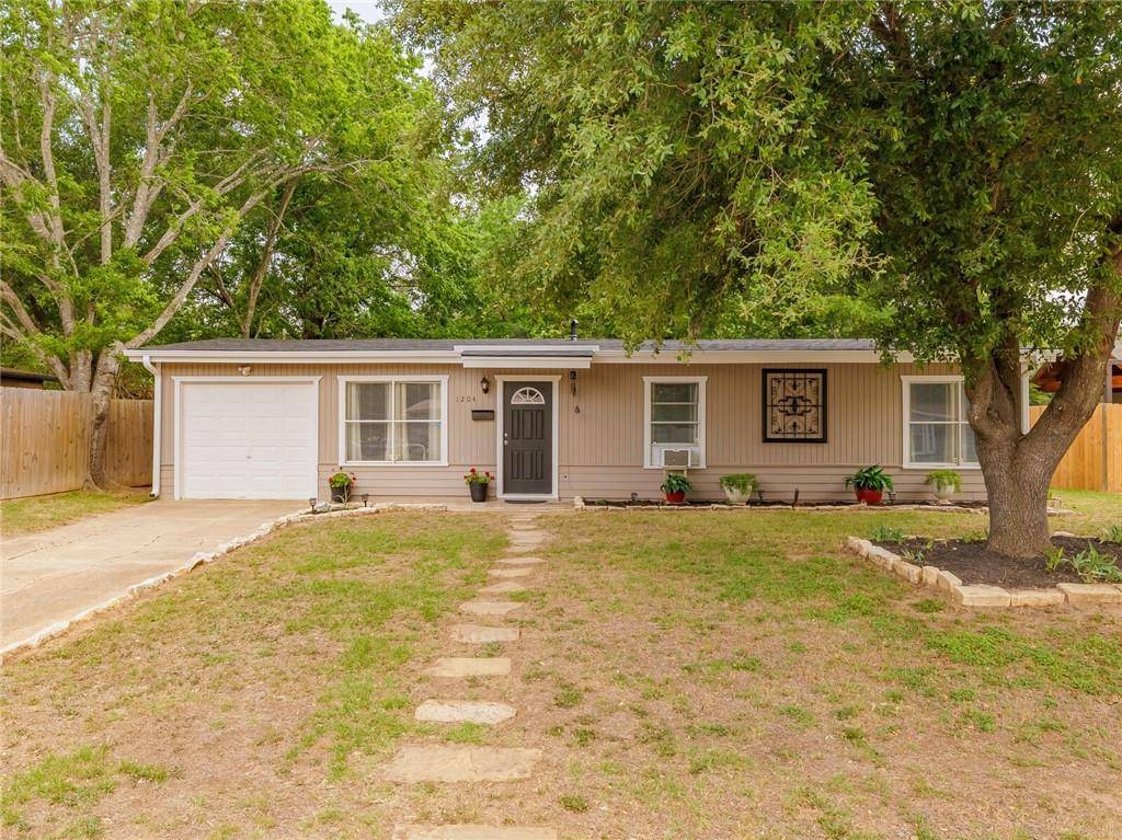 1204 Highland Ave, Rockdale, TX 76567