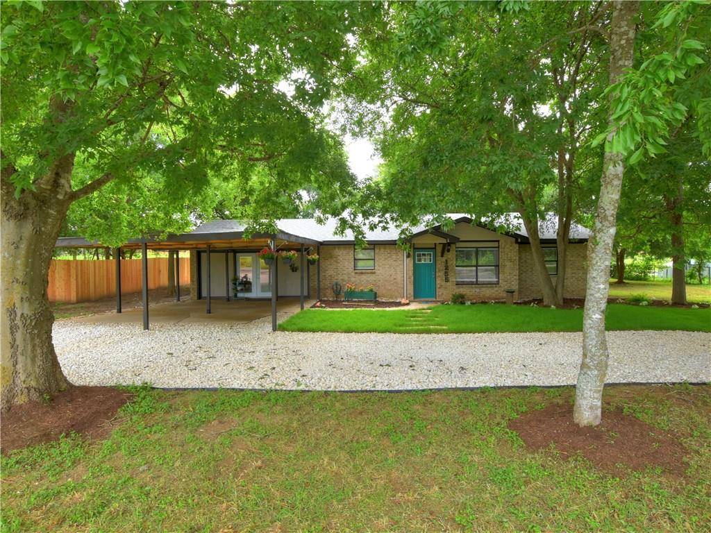 1255 Lovers LN, Bastrop, TX 78602
