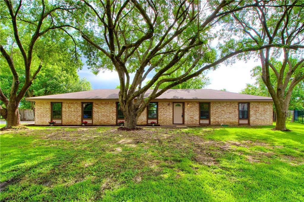 13 Sandy LN, Taylor, TX 76574