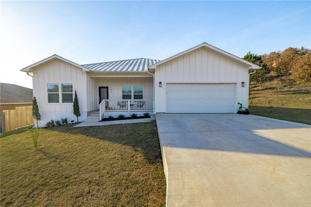 192 Kipahulu DR, Bastrop, TX 78602