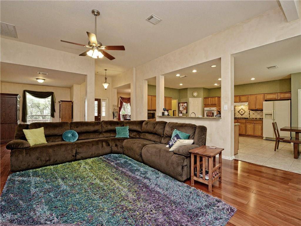 1103 Debco LN, Spicewood, TX 78669