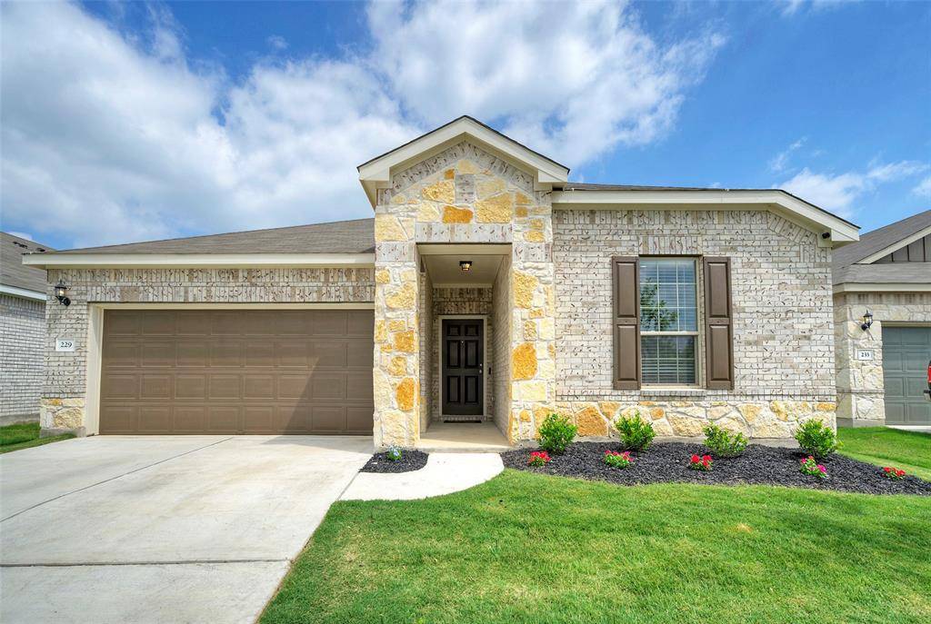 229 Pivot DR, Taylor, TX 76574