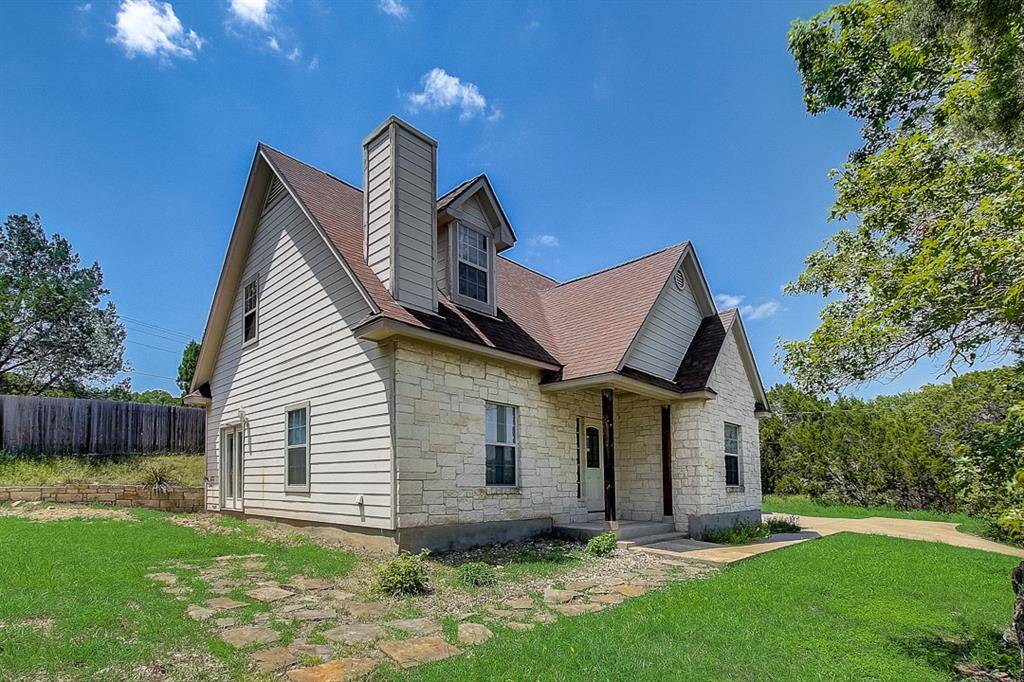 1304 Daviot DR, Spicewood, TX 78669