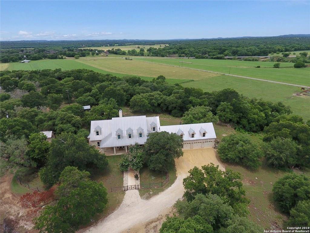 129 Siebeneicher RD, Boerne, TX 78006