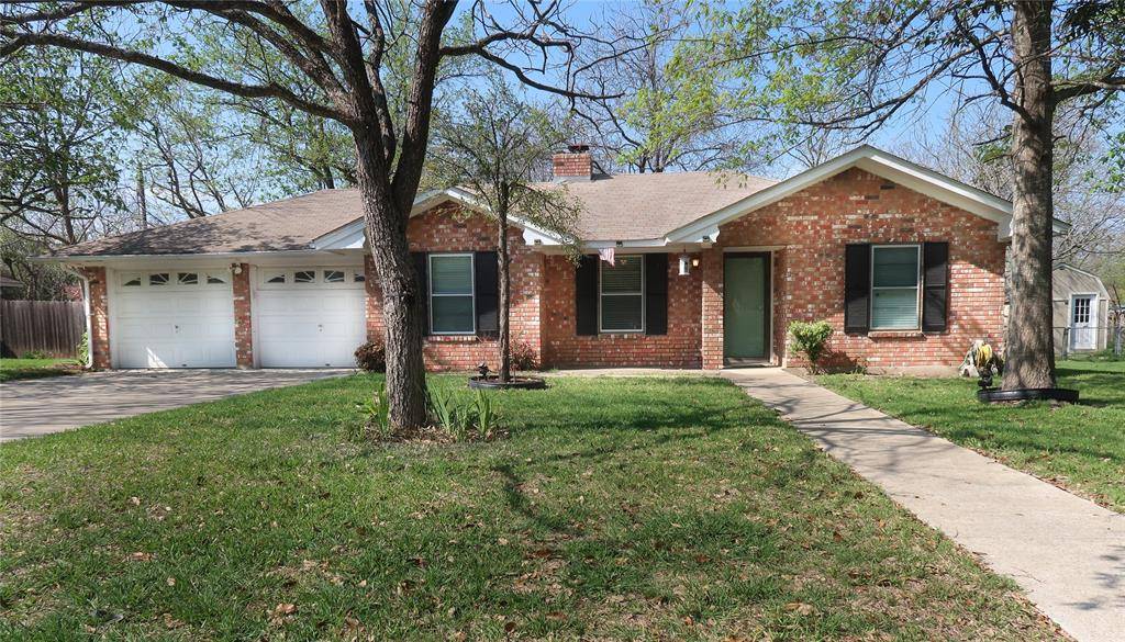 2204 Gladnell ST, Taylor, TX 76574