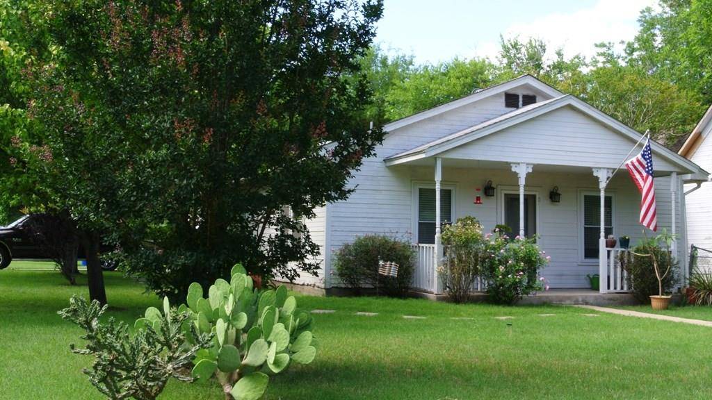 1610 Mclain ST, Taylor, TX 76574