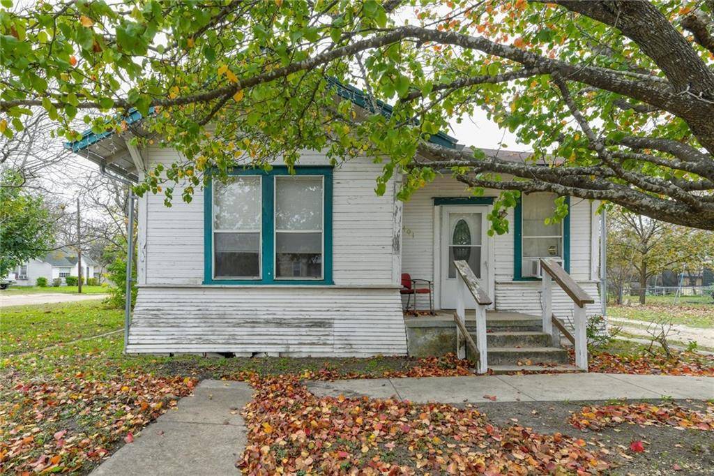 1401 W 7th ST, Taylor, TX 76574