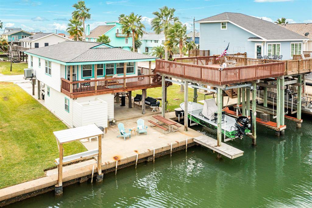 214 Galleon DR, Freeport, TX 77541