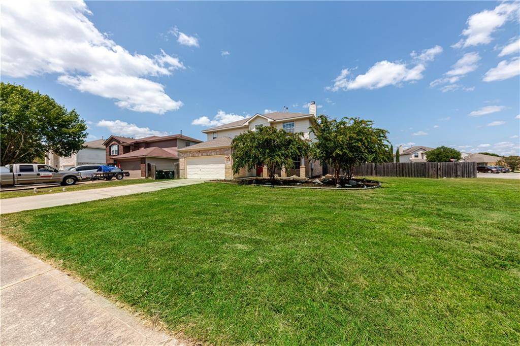 105 Meadowlark LN, Kyle, TX 78640
